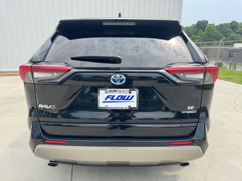 Used 2022 Toyota RAV4 SE AWD/4WD image 18