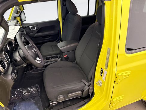 Used 2023 Jeep Wrangler Unlimited Sahara image 11