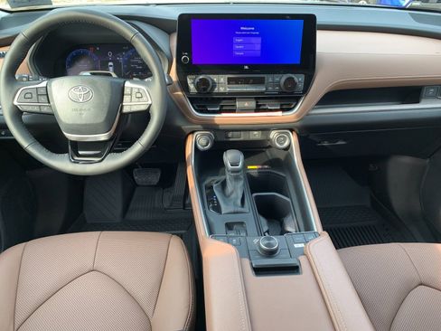 New 2026 Toyota Grand Highlander Platinum image 15