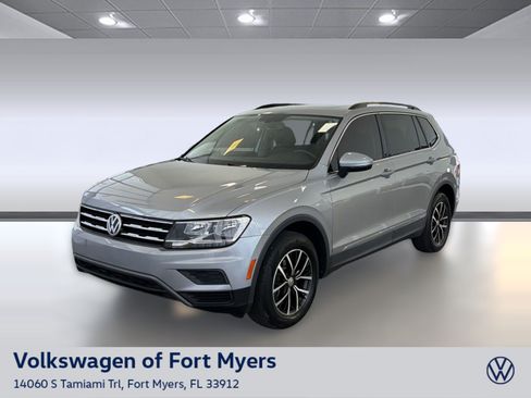 Used 2021 Volkswagen Tiguan SE w/ Panoramic Sunroof Package FWD image 1