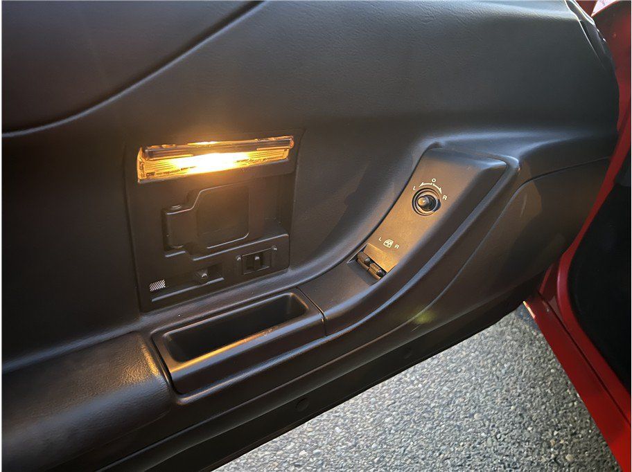 Used 1994 Chevrolet Corvette Coupe RWD image 10
