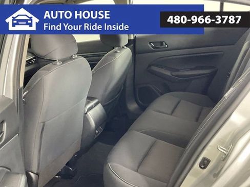 Used 2024 Nissan Altima 2.5 SV image 14