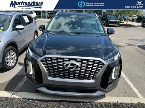 Used 2022 Hyundai Palisade SEL w/ Premium Package FWD image 2