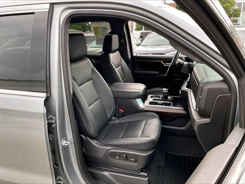 Used 2023 GMC Sierra 1500 SLT w/ SLT Premium Package AWD/4WD image 11