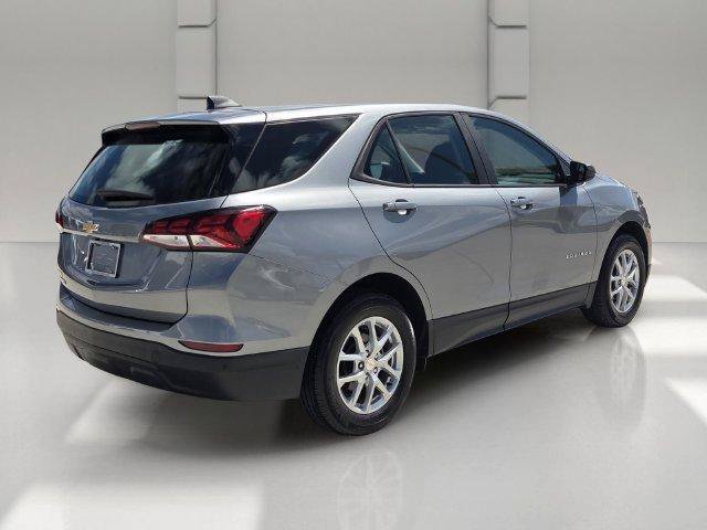 Used 2024 Chevrolet Equinox LS w/ Driver Confidence II Package FWD image 5