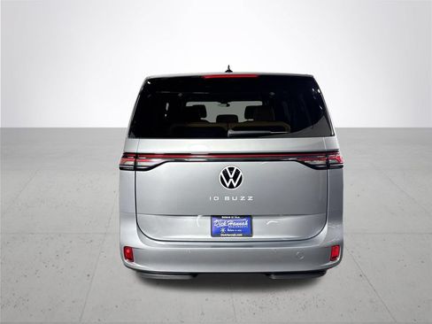 Certified 2025 Volkswagen ID. Buzz Pro S RWD image 9