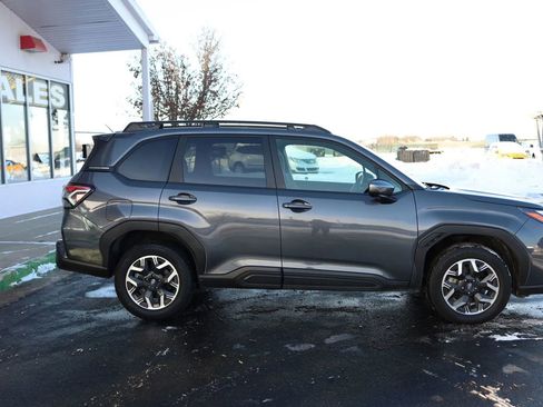 Used 2025 Subaru Forester Premium w/ Convenience Package #1 image 5