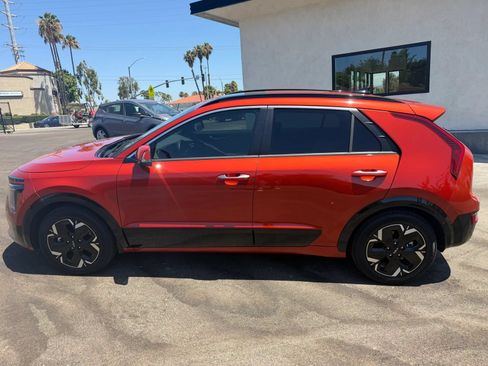 Used 2023 Kia Niro Wave FWD image 8