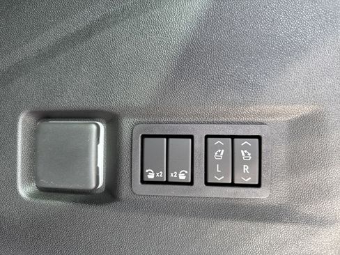 Used 2026 GMC Yukon Denali Ultimate w/ LPO, Floor Liner Package image 39