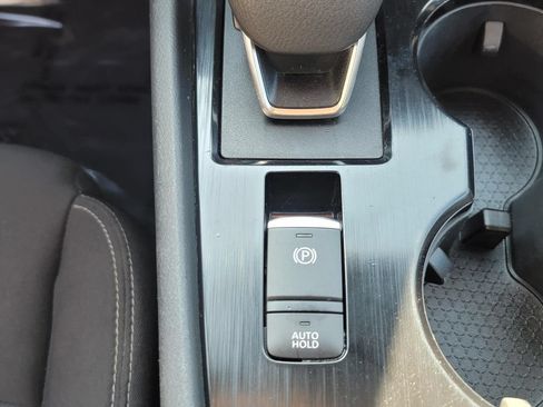 Used 2024 Nissan Rogue S AWD/4WD image 29