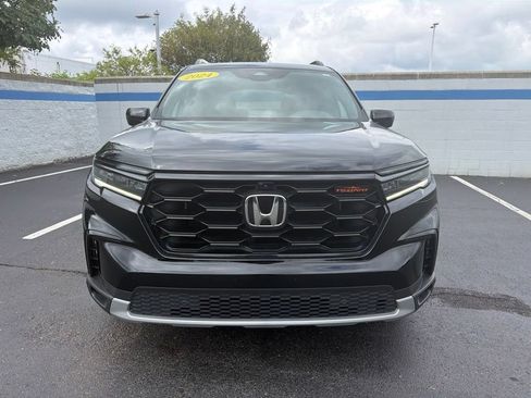 Certified 2024 Honda Pilot TrailSport image 8
