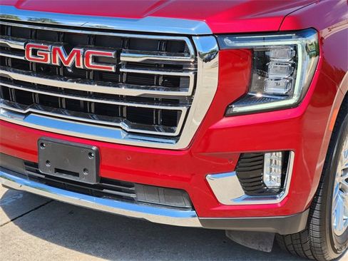 Used 2021 GMC Yukon SLT w/ SLT Premium Package image 10