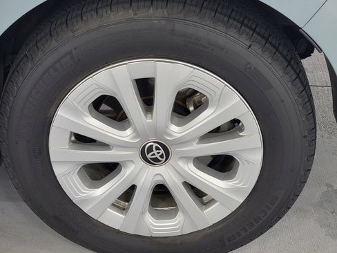 Used 2020 Toyota Prius image 10