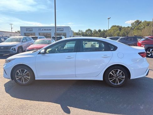 Used 2024 Kia Forte LXS FWD image 4