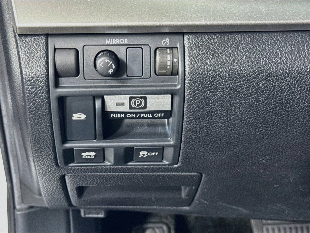 Used 2013 Subaru Legacy 2.5i Premium w/ All-Weather Pkg AWD/4WD image 19