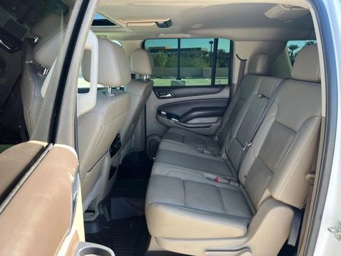 Used 2020 Chevrolet Suburban LT image 13