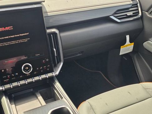 New 2026 GMC Acadia AT4 w/ Luxury Package AWD/4WD image 17