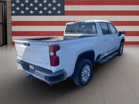 Used 2023 Chevrolet Silverado 2500 LT w/ Convenience Package image 3