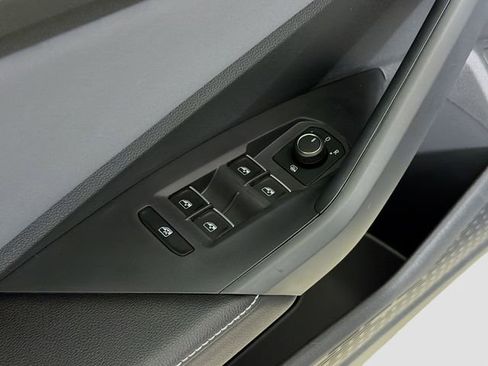 New 2026 Volkswagen Jetta SE FWD image 19