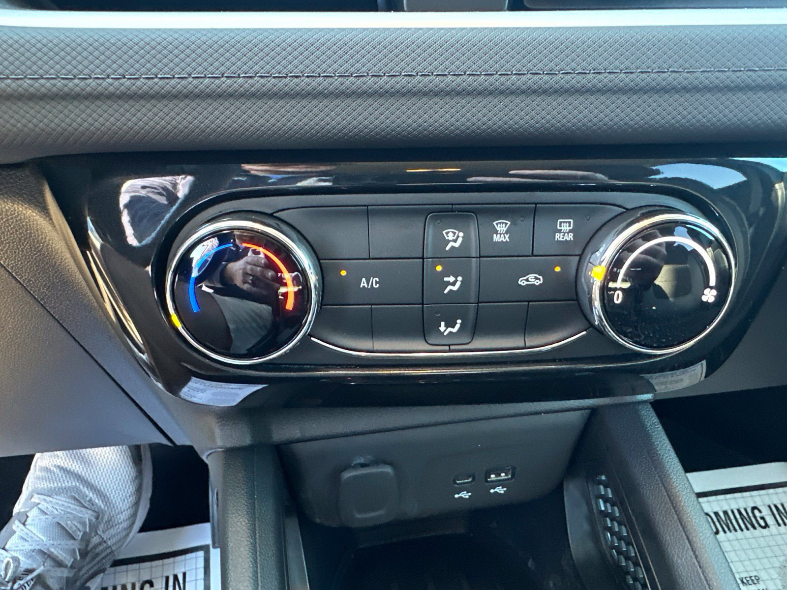 Used 2024 Chevrolet TrailBlazer LT FWD image 16