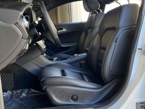 Used 2019 Mercedes-Benz GLA 250 4MATIC w/ Premium Package image 77