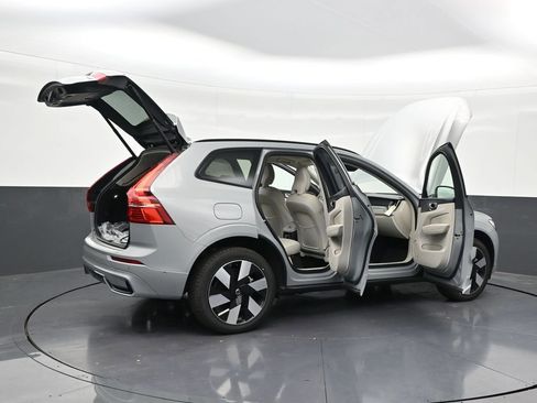 New 2025 Volvo XC60 T8 Plus w/ Protection Package Premier AWD/4WD image 29