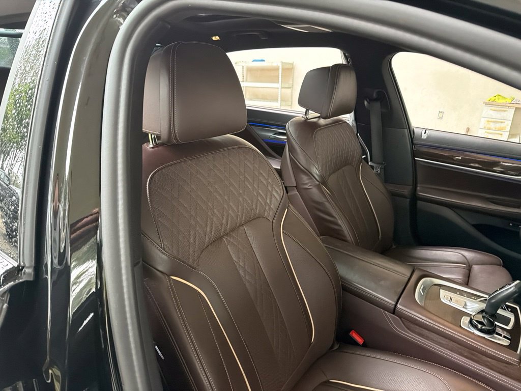Used 2022 BMW 750i xDrive w/ Luxury Rear Seating Package AWD/4WD image 24