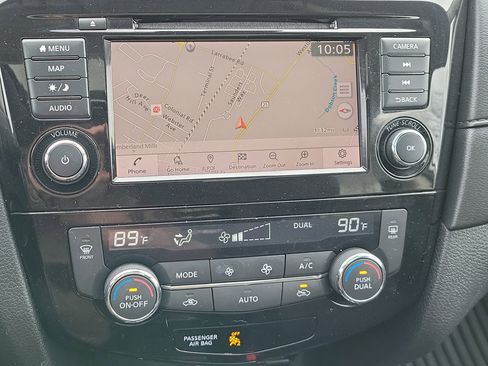 Used 2019 Nissan Rogue SV w/ Sun & Sound Touring Package image 27