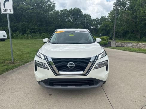 Used 2023 Nissan Rogue SV AWD/4WD image 2