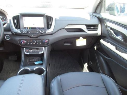 Used 2024 GMC Terrain SLT w/ Infotainment Package II AWD/4WD image 14
