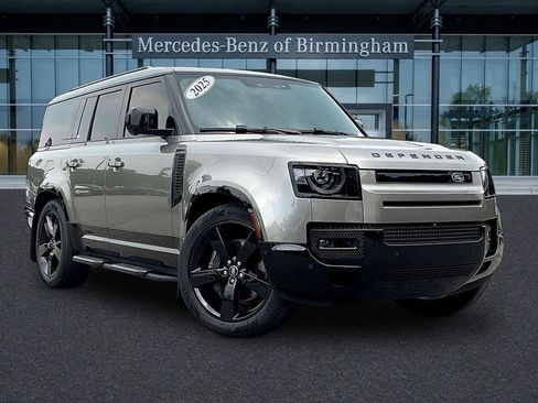 Used 2025 Land Rover Defender 130 X-Dynamic SE AWD/4WD image 1