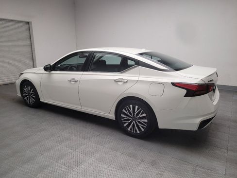 Used 2025 Nissan Altima 2.5 SV FWD image 3