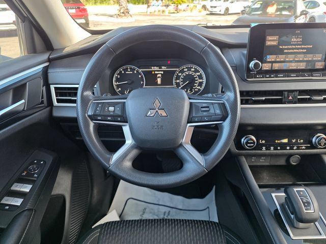 Used 2022 Mitsubishi Outlander ES FWD image 24