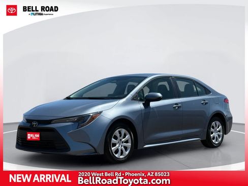Used 2025 Toyota Corolla LE FWD image 1