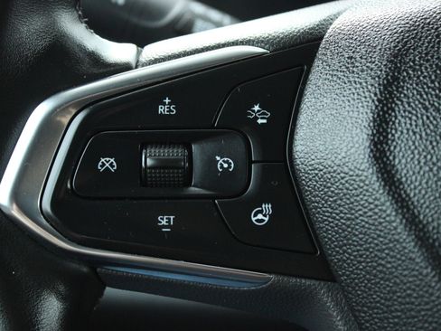 Used 2024 Chevrolet Trax LT w/ LT Convenience Package FWD image 28
