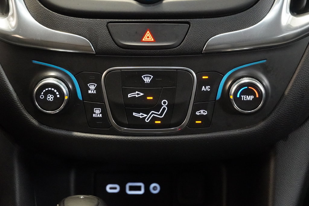 Used 2020 Chevrolet Equinox LT FWD image 21