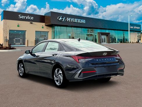 New 2026 Hyundai Elantra Limited FWD image 5