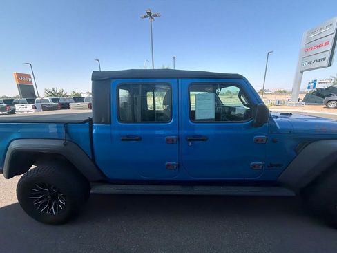 Used 2022 Jeep Gladiator Sport AWD/4WD image 8