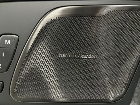 Used 2024 Volvo XC60 B5 Plus w/ Climate Package image 28