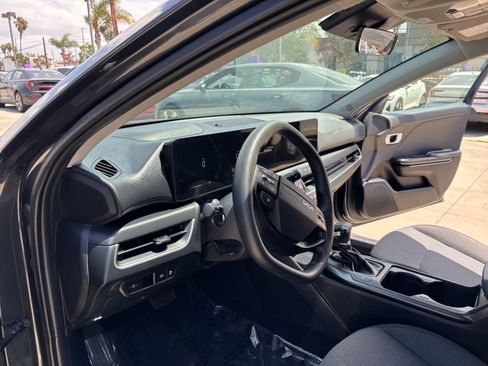 Used 2025 Kia K4 FWD image 36