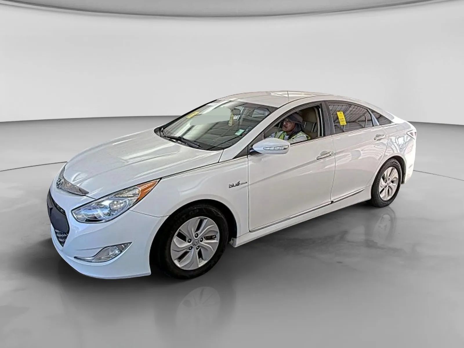 Used 2015 Hyundai Sonata Hybrid FWD image 1
