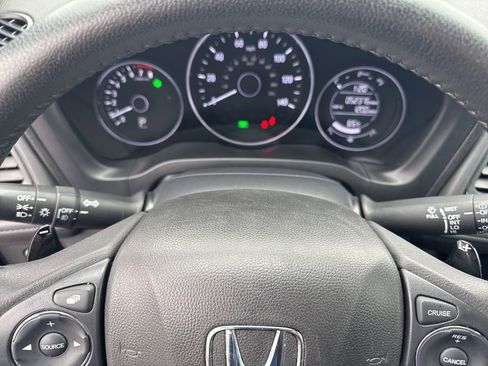 Used 2021 Honda HR-V Sport image 19