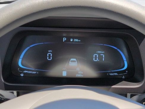 Certified 2025 Hyundai Elantra SE FWD image 24