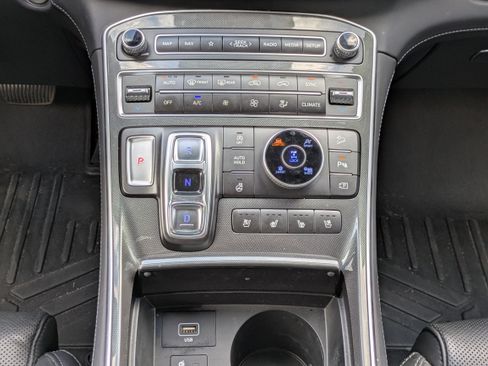 Used 2023 Hyundai Santa Fe Calligraphy AWD/4WD image 17