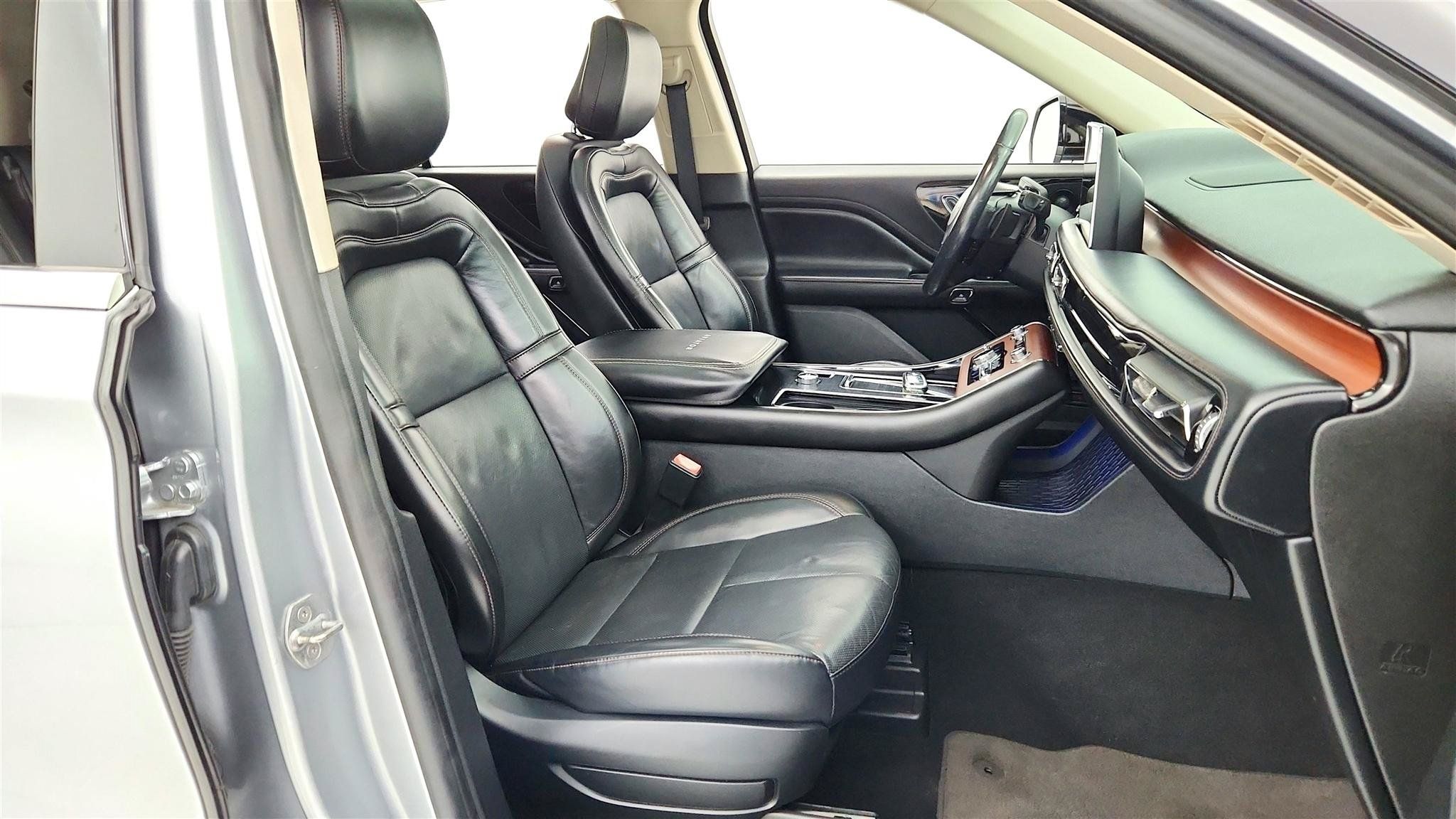 Used 2020 Lincoln Aviator Reserve w/ Elements Package Plus AWD/4WD image 36