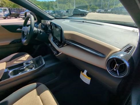 New 2026 Chevrolet Equinox ACTIV w/ Convenience Package III image 29