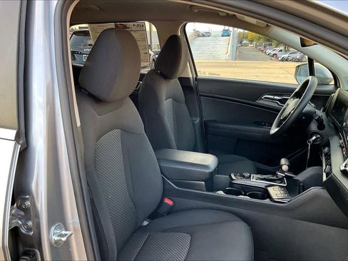 Used 2023 Kia Sportage LX image 13