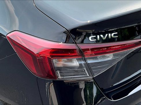 Used 2025 Honda Civic Sport image 19