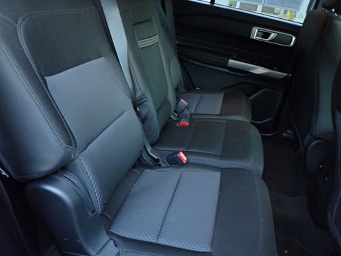 Used 2023 Ford Explorer XLT w/ Class IV Trailer Tow Package image 16