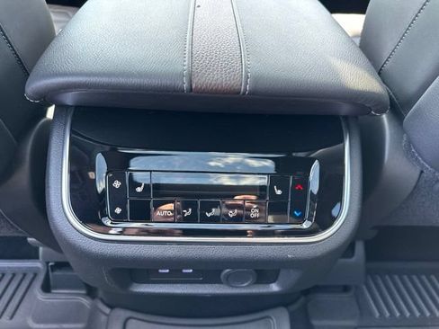 Certified 2025 Nissan Armada Platinum AWD/4WD image 19
